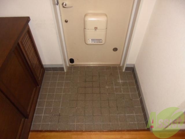 玄関　こちらからお出かけくださいね