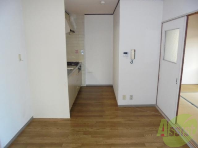 居室・リビング　こちらダイニングです。