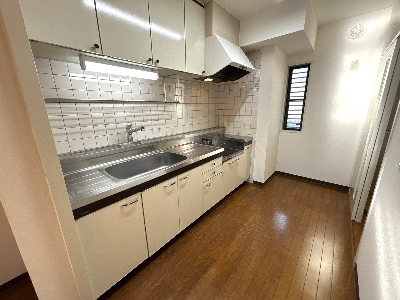 キッチン　※別部屋参考写真