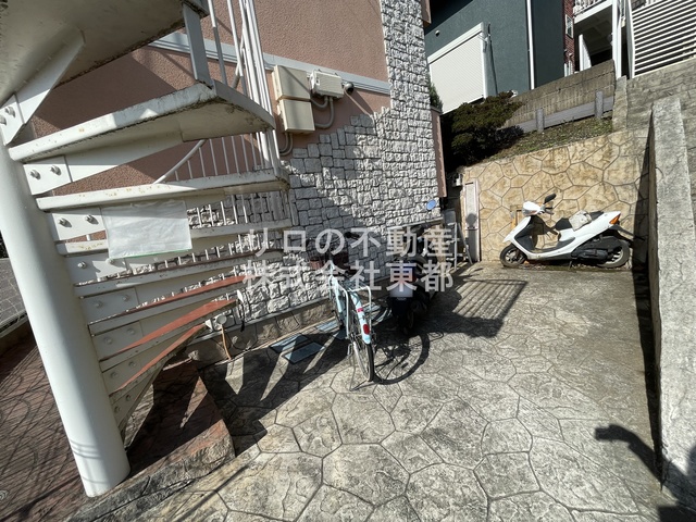 その他共有部分　敷地内に自転車置き場あります☆