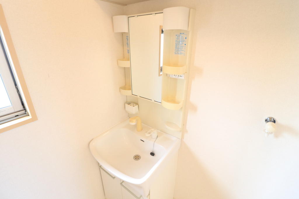 洗面設備　シャワー付き洗面台♪