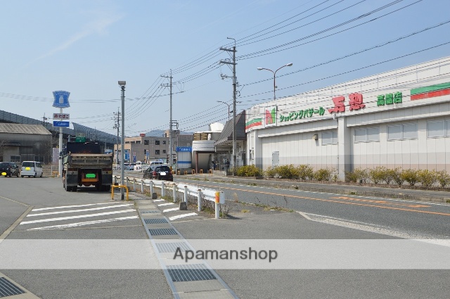 スーパー　万惣高屋店（スーパー）まで2019m