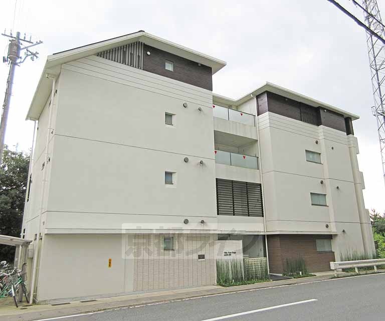 京都市伏見区小栗栖岩ケ淵町のマンションの建物外観