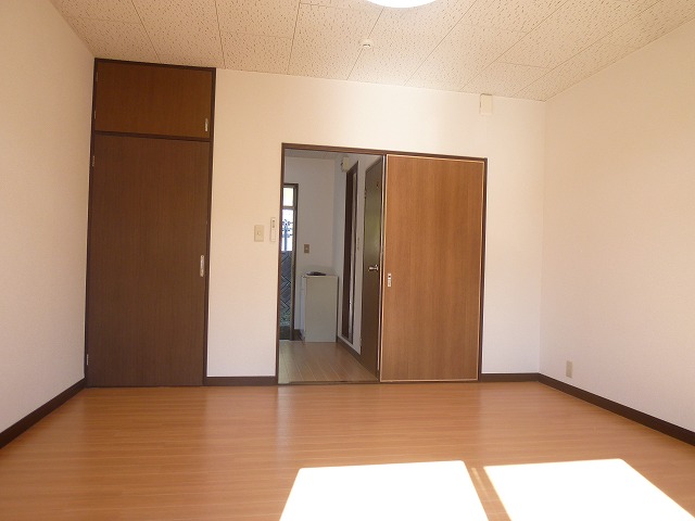 アースAの内装写真