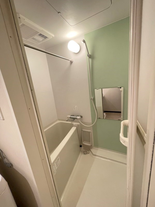 バス・シャワールーム　バスルーム