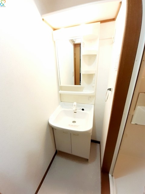 【糸島市潤のアパートの洗面設備】
