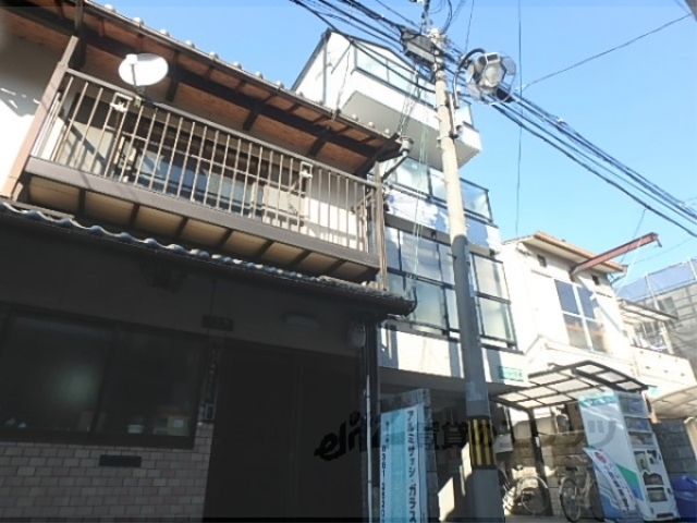京都市中京区西ノ京壺ノ内町のマンションの建物外観