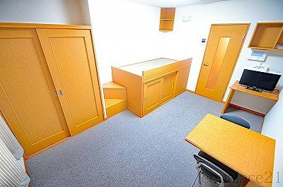 居室・リビング　2Ｆのお部屋はカーペットです。