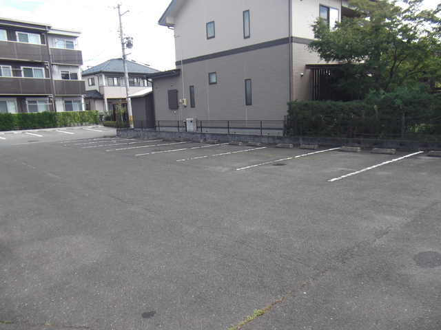 駐車場　敷地内駐車場