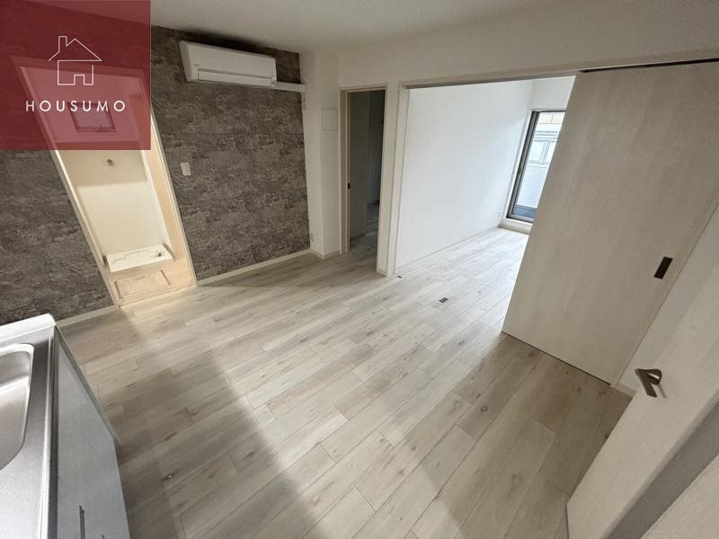 居室・リビング　こちらのリビングで趣味の時間をお楽しみください