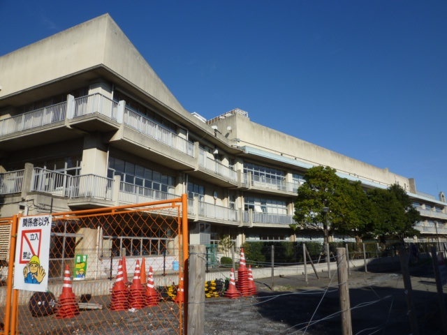 【富岡マンションの中学校】