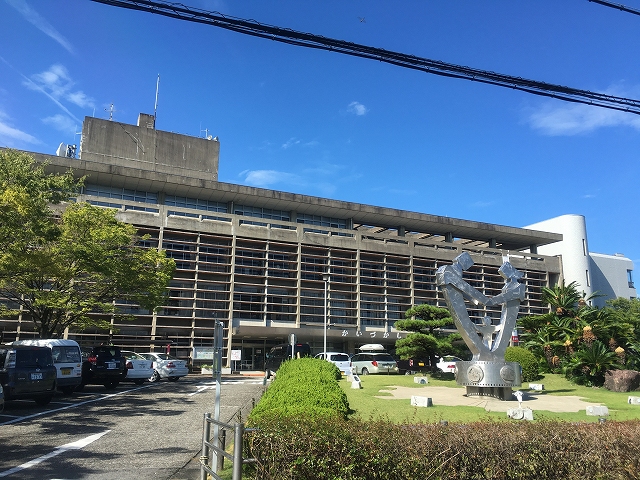 【貝塚市浦田のアパートの役所】