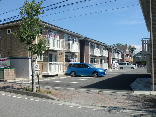 【南アルプス市小笠原のアパートの建物外観】