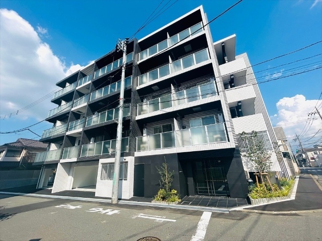 【日野市日野本町のマンションの建物外観】