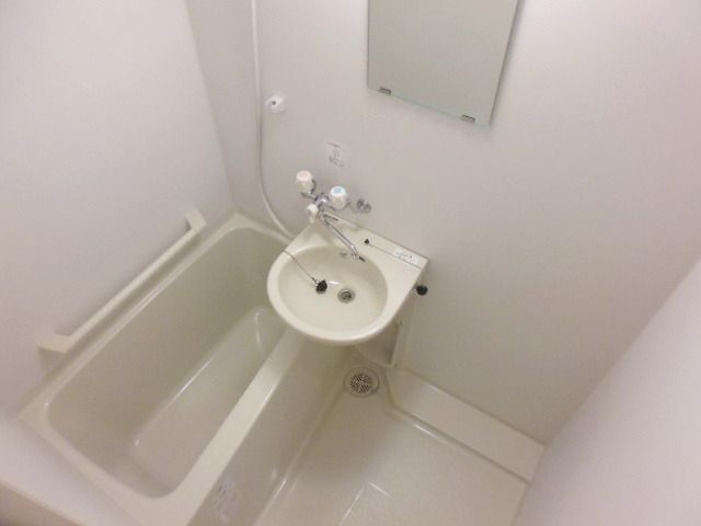 バス・シャワールーム　バスルーム