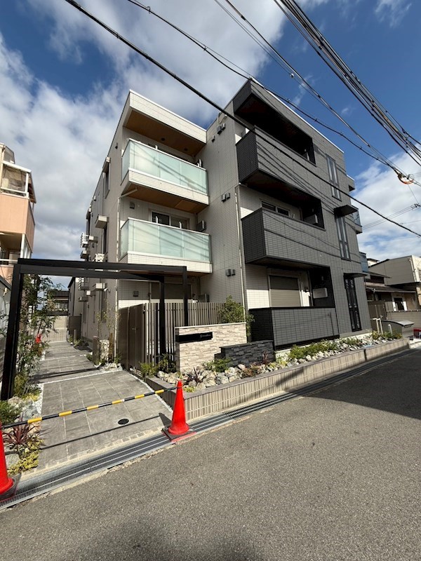 明石市西新町のアパートの建物外観