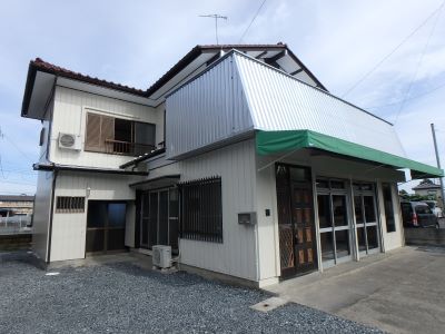 寄居町桜沢貸家の建物外観