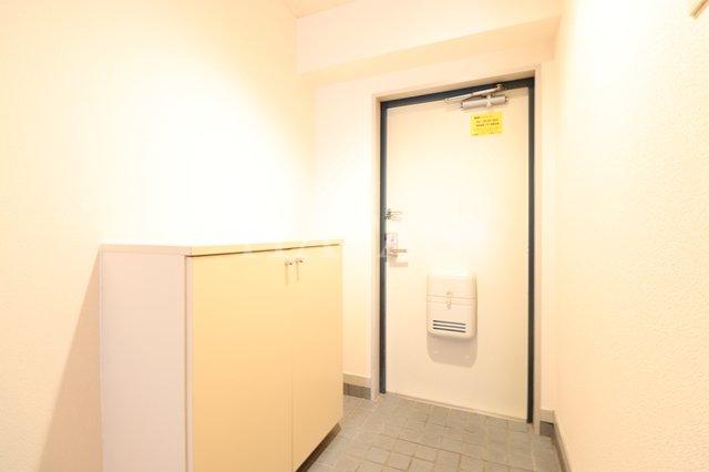 玄関　同物件別部屋