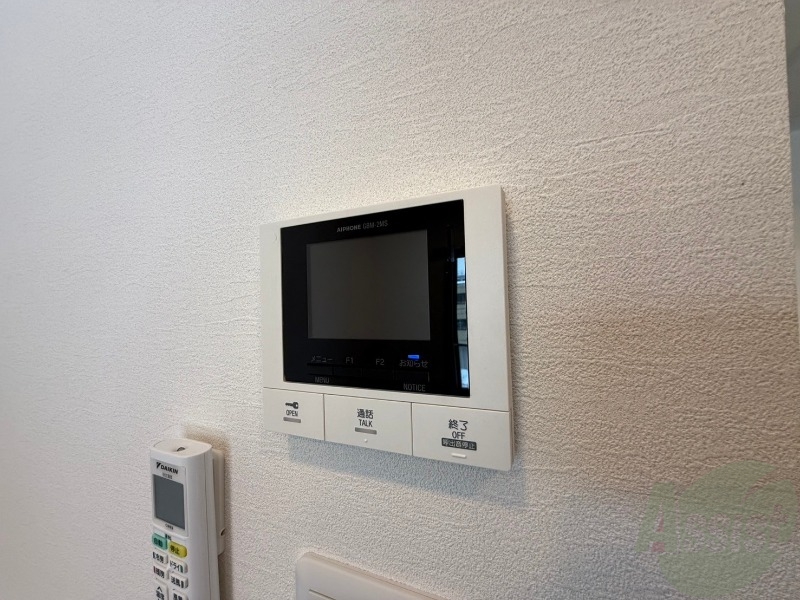 セキュリティ　ＴＶモニター付インターホンです。来客者の顔が見えるので安心！