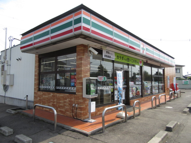 コンビニ　セブンイレブン南仙台駅前店（コンビニ）まで552m