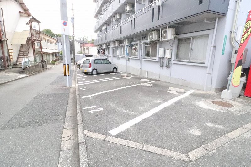 【サンラーク二日市の駐車場】