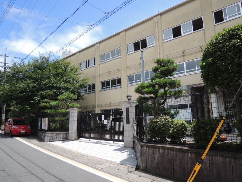 【Wins court 山科東野の小学校】