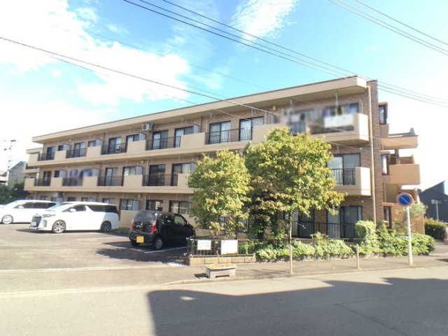 【相模原市南区若松のマンションの建物外観】