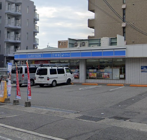 コンビニ　ローソン 西宮門戸荘店（コンビニ）まで7m