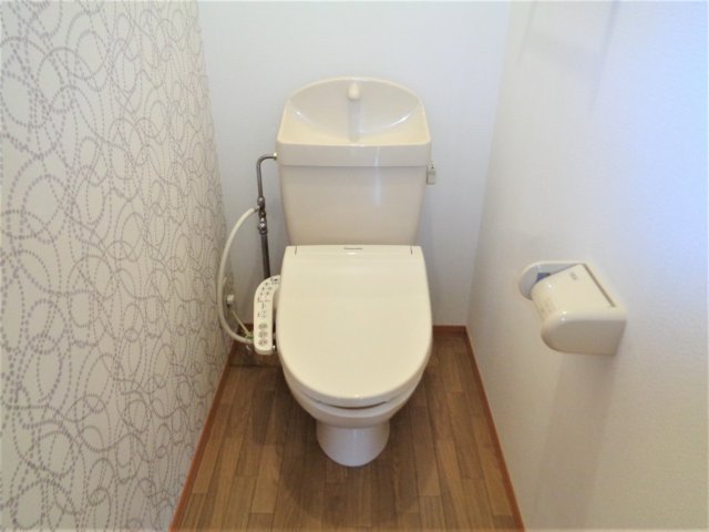 トイレ　温水洗浄暖房便座