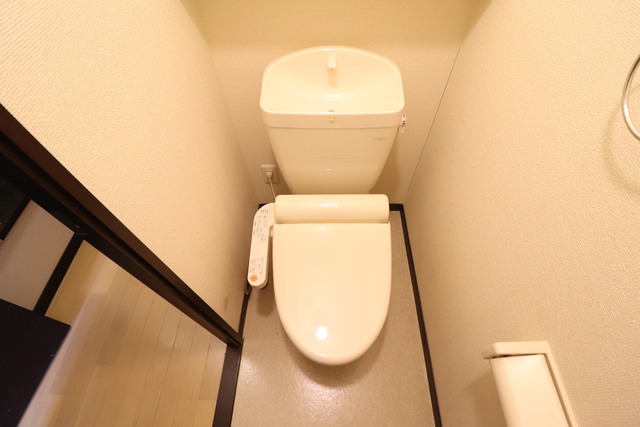 トイレ　ウォシュレット付