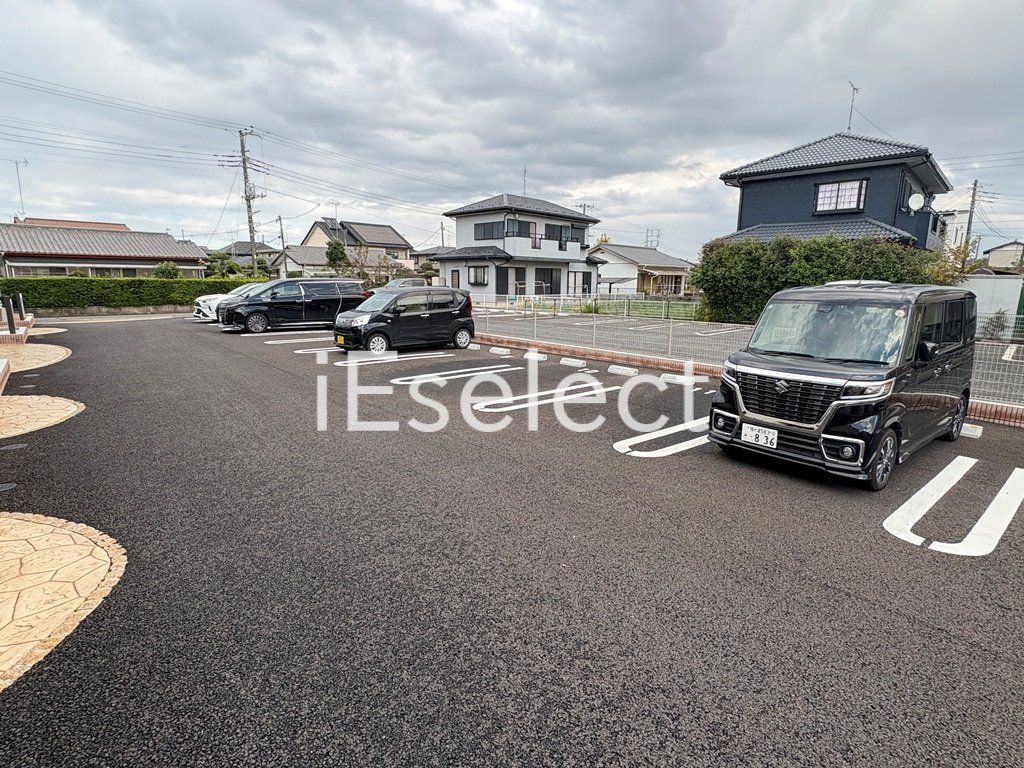 駐車場　敷地内駐車場も募集中です！