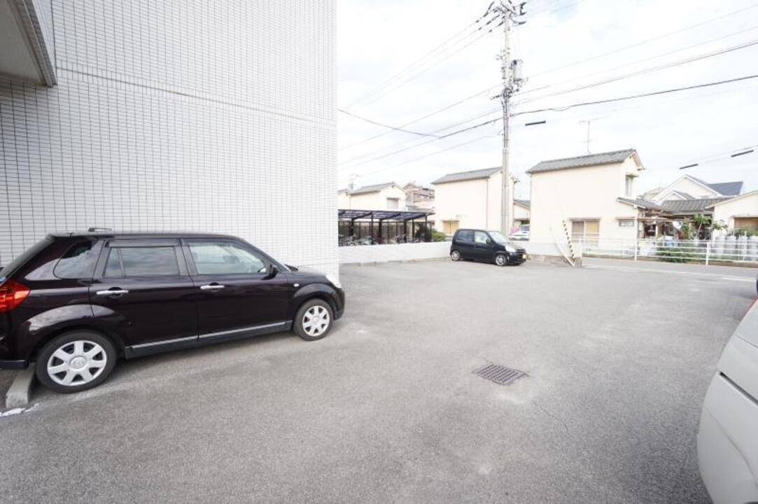 駐車場　駐車場