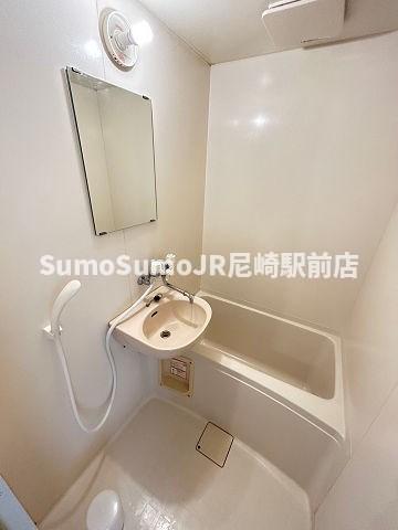 バス・シャワールーム　お風呂です