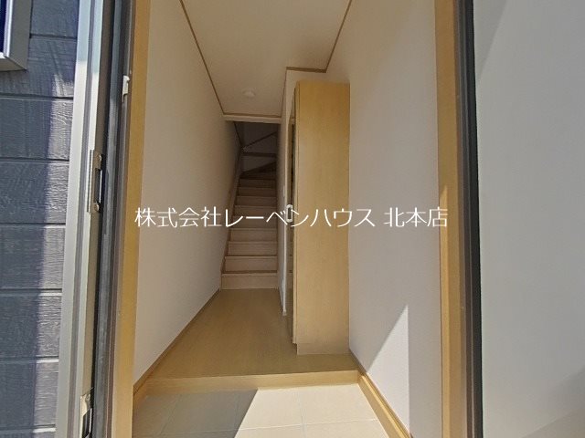 玄関　レーベンハウス北本店へ　048-590-5757