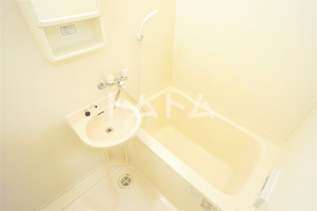 バス・シャワールーム　※写真は別のお部屋です。詳細はお問い合わせください。