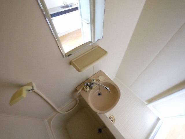 バス・シャワールーム　落ち着いた空間のお風呂です