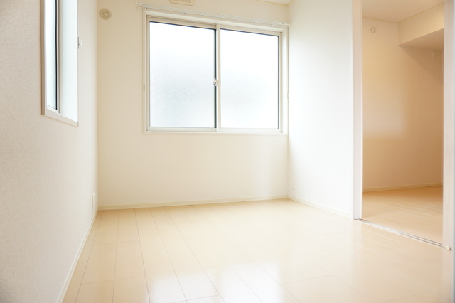 その他部屋・スペース　２面採光の４．８帖洋室☆