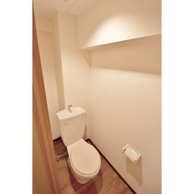 トイレ　温水洗浄便座付いてます☆