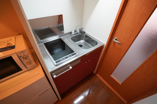 キッチン　同じ建物の別のお部屋