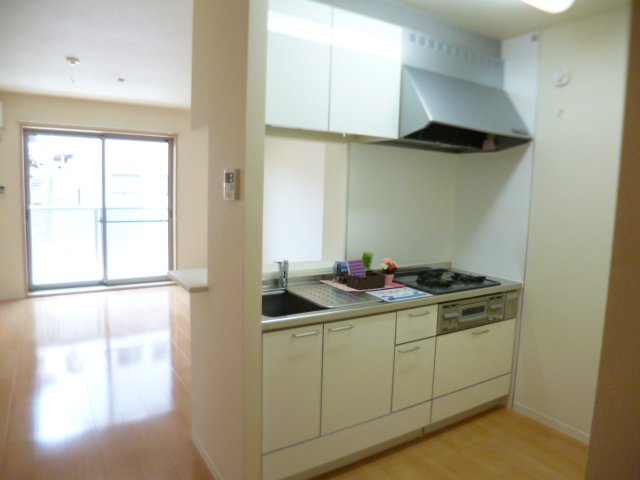 キッチン　同物件別号室