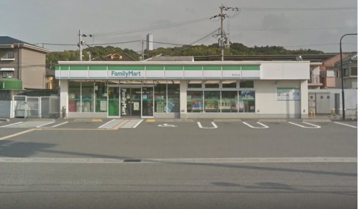 コンビニ　ファミリーマート・神戸池上店（コンビニ）まで299m