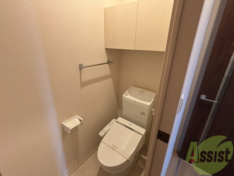 トイレ　トイレはウォシュレット付きで、キレイですね。