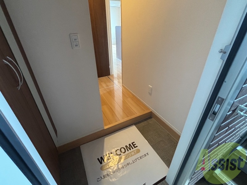 玄関　すぐにお部屋が見えないのは、安心ですね。