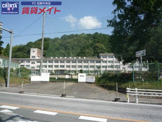 小学校　松阪市立射和小学校（小学校）まで652m