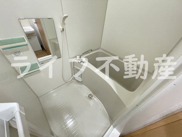 バス・シャワールーム　落ち着いた空間のお風呂です