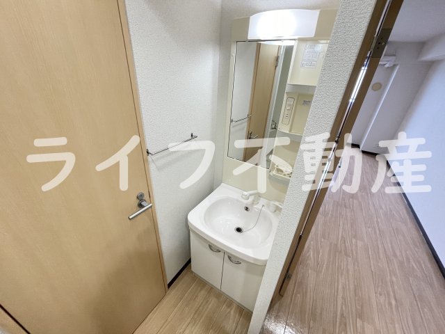 洗面設備　使いやすい独立洗面台です