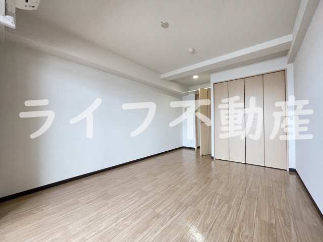 居室・リビング　こちらのリビングで趣味の時間をお楽しみください