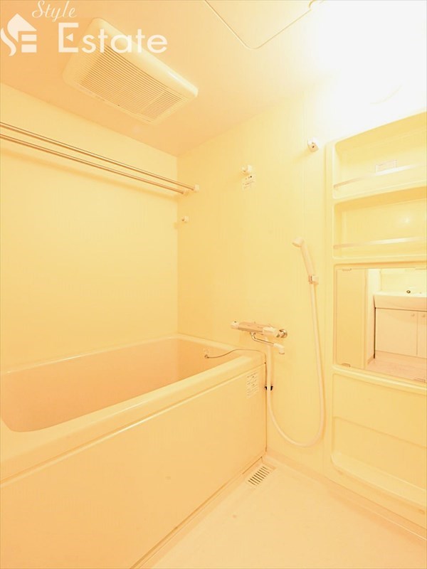 バス・シャワールーム　バスルーム　浴室乾燥機能付