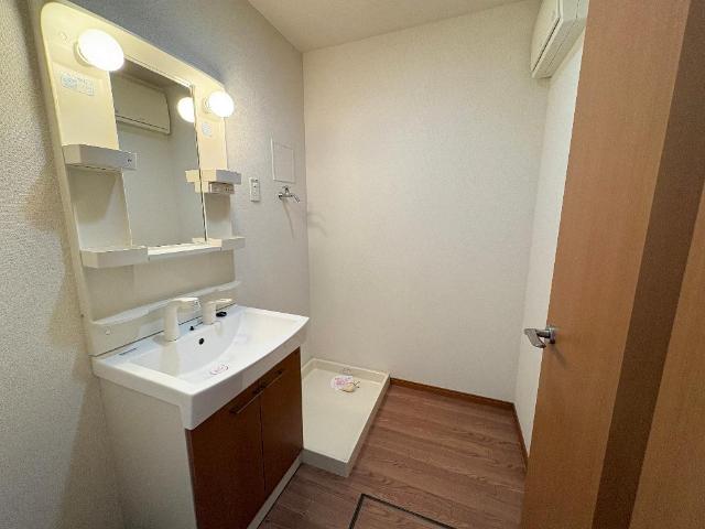 洗面設備　洗髪洗面化粧台