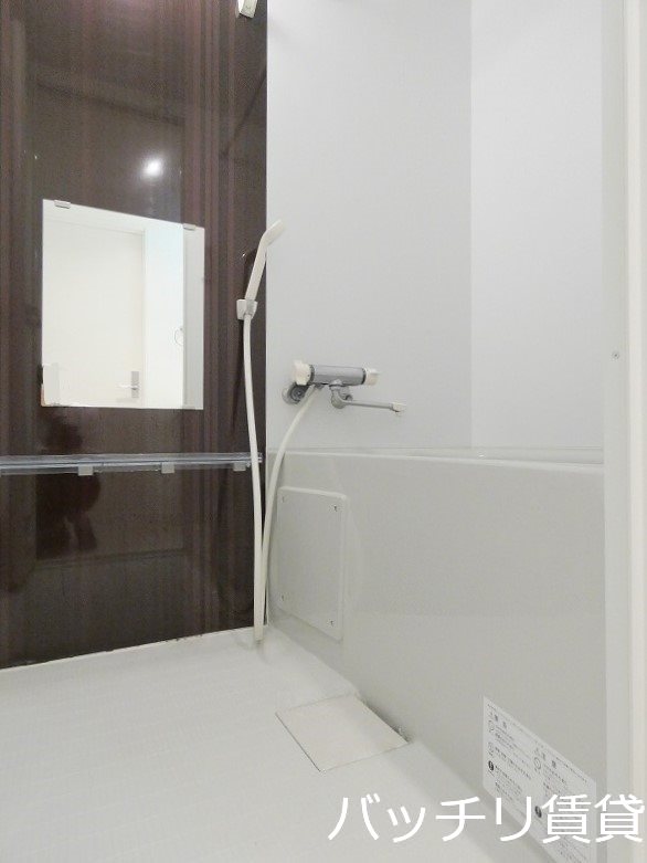 バス・シャワールーム　画像は、同型タイプの為、現状を優先いたします。